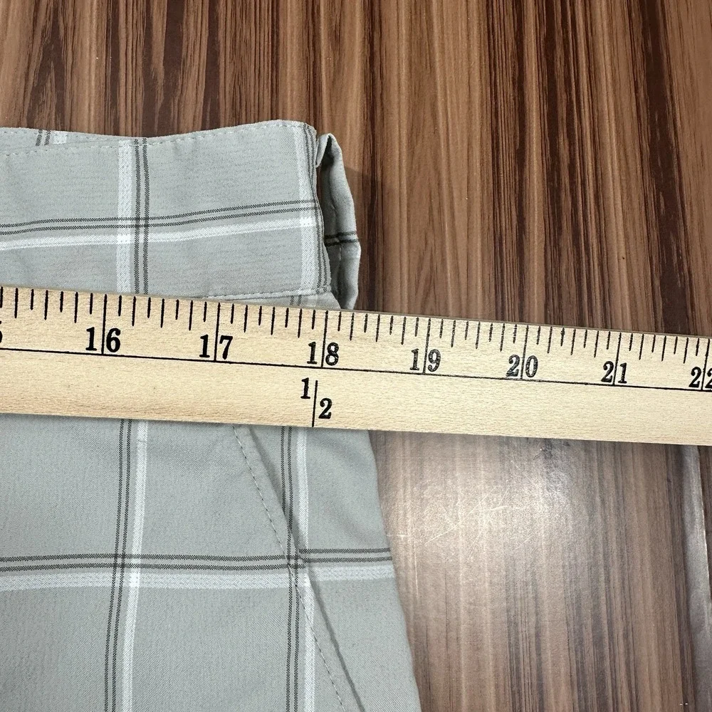 Nike Golf Performance Shorts Mens Size 36 Gray-Tan Plaid 12.5